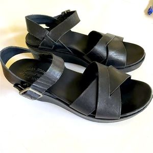 Kork Ease 9M Myrna 2.0 Black leather sandals